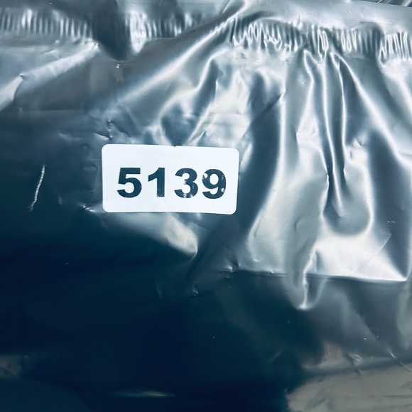 NWOT QUINCE Premium Down Alternative Pillow Firm King 5139 - Picture 13 of 13